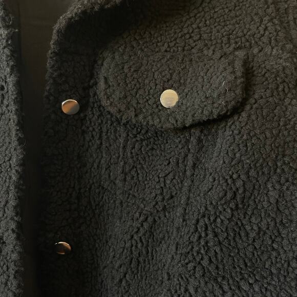 Forever 21 Ladies Black Jacket Furry Jacket Size Medium - Picture 3 of 6